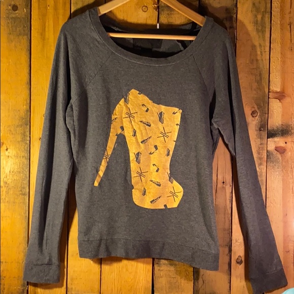 Kardashian Kollection Sweaters - EUC Kardashian Kollection Gold Shoe Grey Sweater